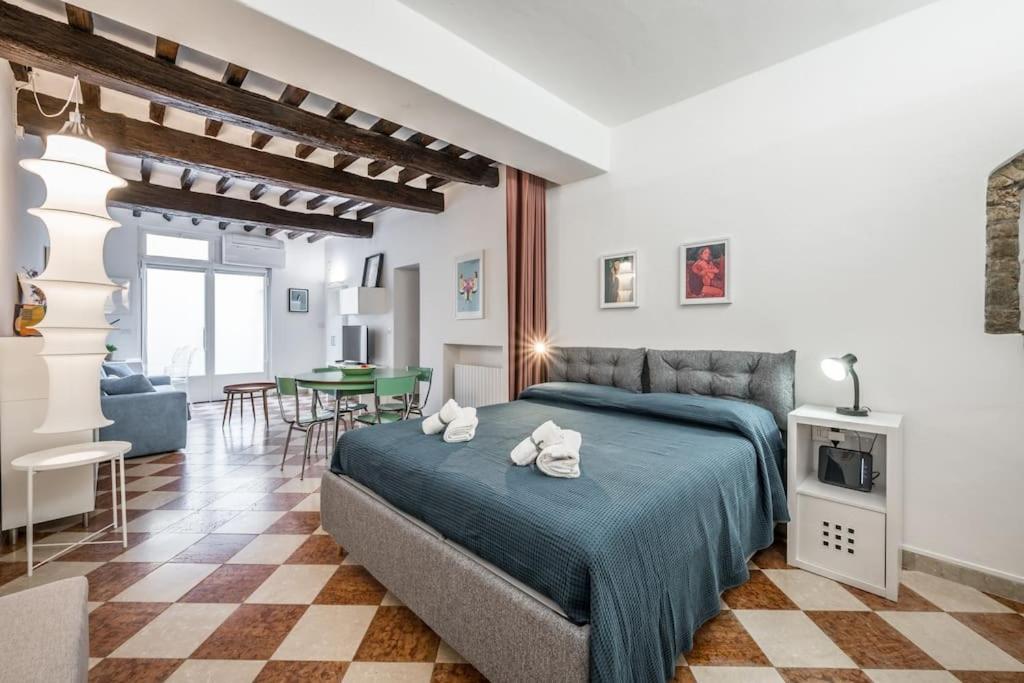 Casa Camilla - Arty Suite Nel Centro Storico Parma Buitenkant foto