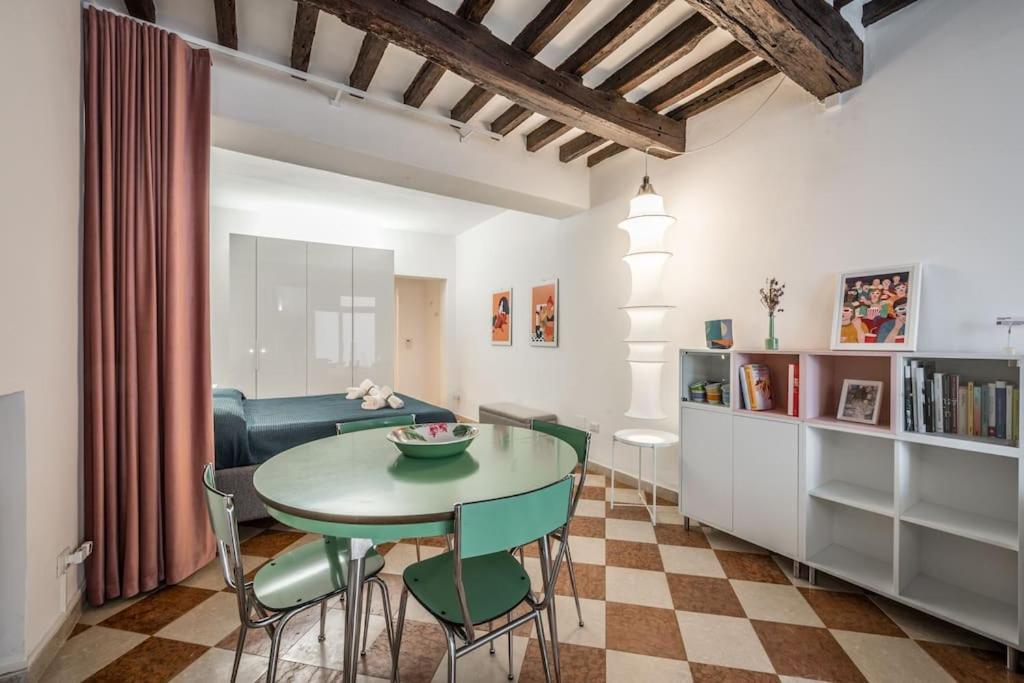 Casa Camilla - Arty Suite Nel Centro Storico Parma Buitenkant foto