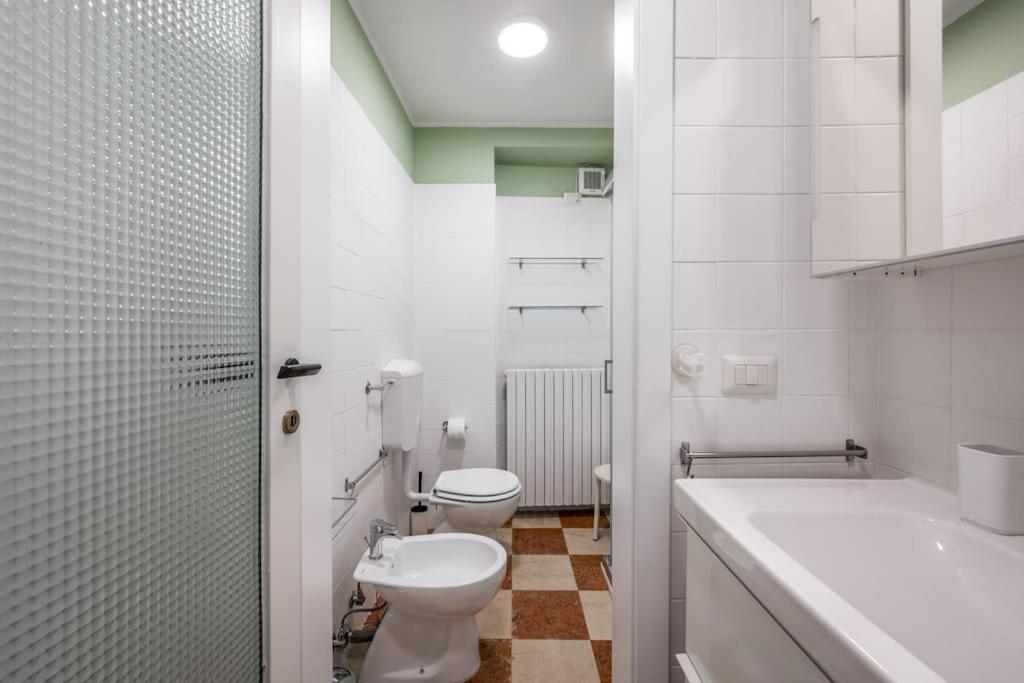 Casa Camilla - Arty Suite Nel Centro Storico Parma Buitenkant foto