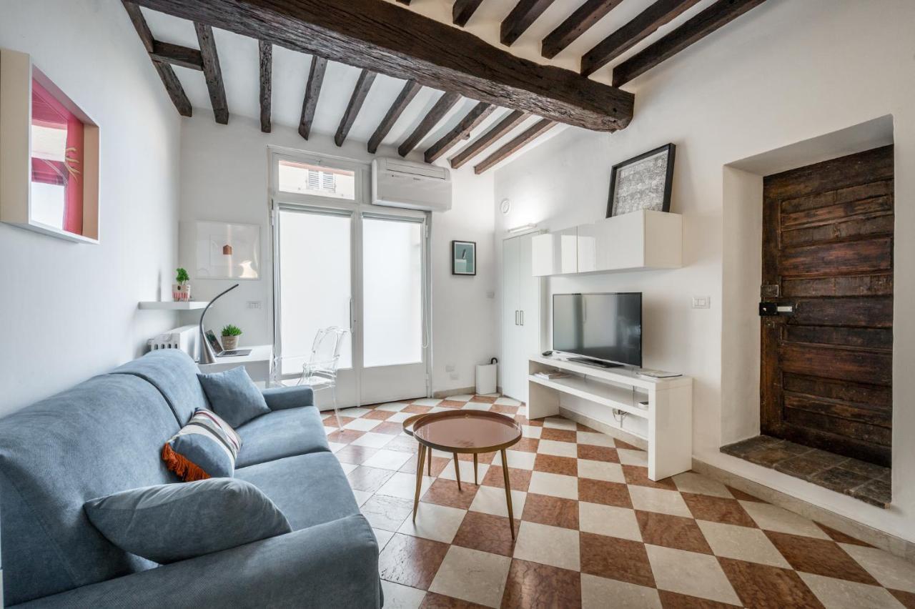 Casa Camilla - Arty Suite Nel Centro Storico Parma Buitenkant foto